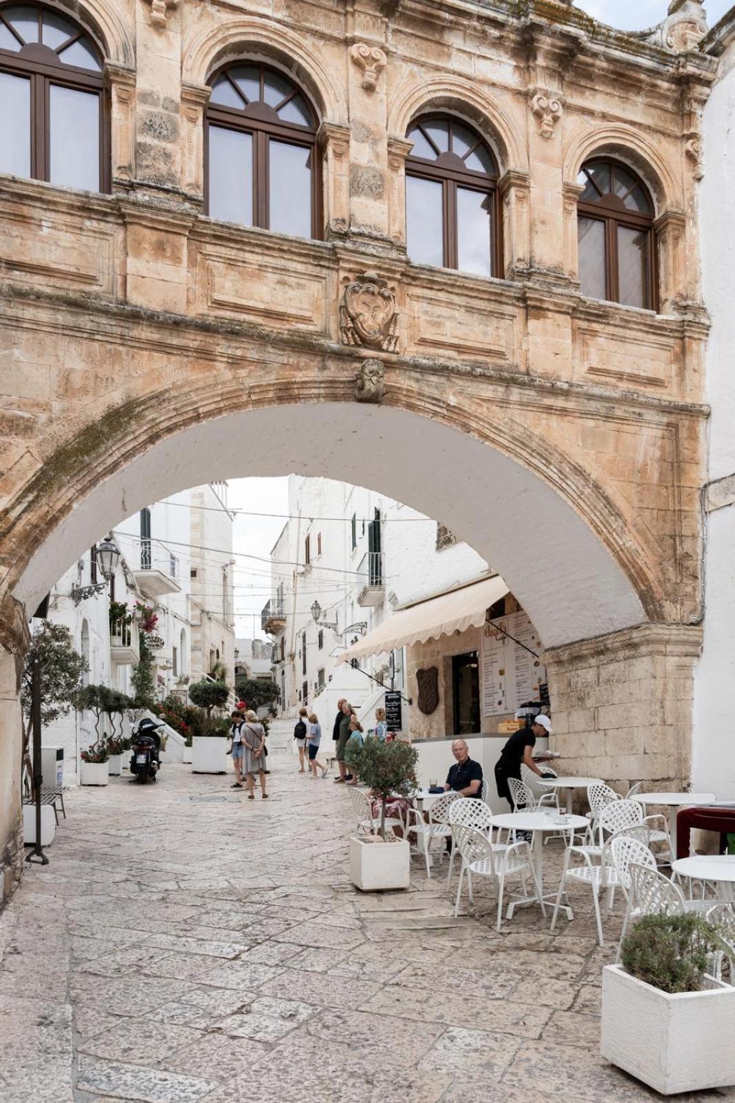 Cà sotto l’arco Acomodação com café da manhã Ostuni Exterior foto