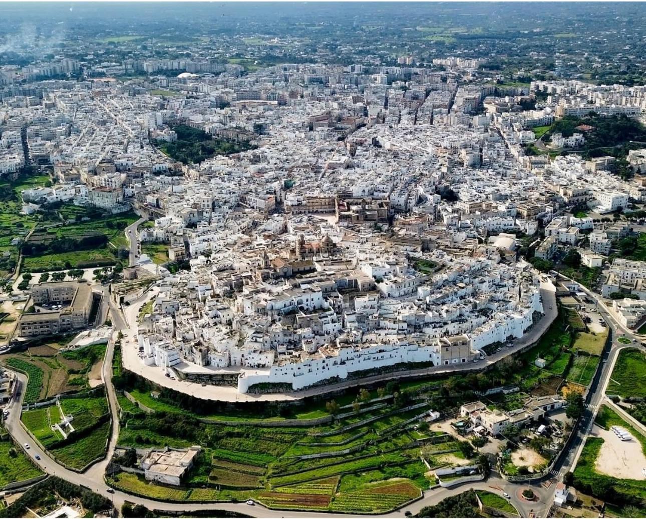 Cà sotto l’arco Acomodação com café da manhã Ostuni Exterior foto